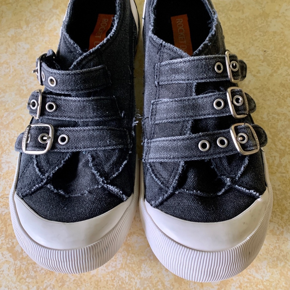 Rocket Dog Womens Canvas Buckle Sneakers Size 8 ⭐️